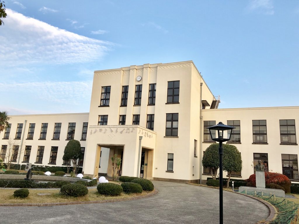 アニメ けいおん の舞台 聖地巡礼 豊郷小学校旧校舎 滋賀 関西 旅行 観光情報なら 関西旅行ナビ かんなび アニメ けいおん の舞台 聖地巡礼 豊郷小学校旧校舎 滋賀 関西 旅行 観光情報なら 関西旅行ナビ かんなび