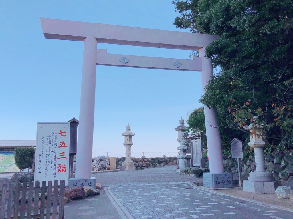 二見興玉神社 海の中にある縁結びの夫婦岩で有名なパワースポット 三重 関西 旅行 観光情報なら 関西旅行ナビ かんなび